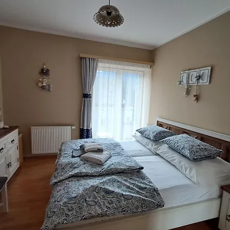Apartament S Terasou