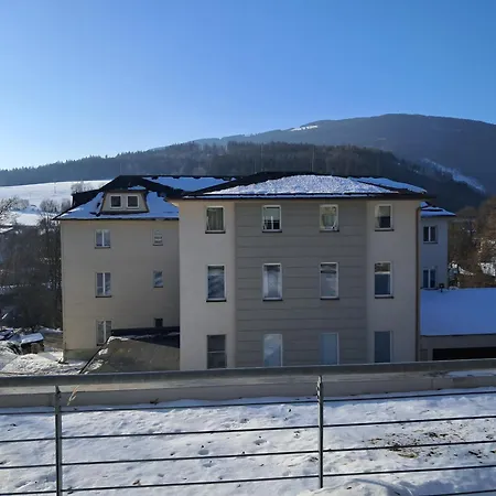 S Terasou * Horní Maršov